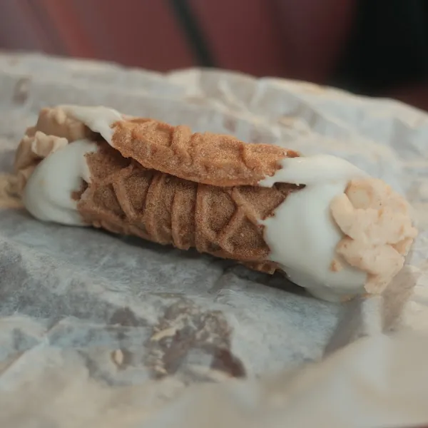 Jennifer Lee's Gourmet Bakery gluten-free menu and interior, photo 4 of 8