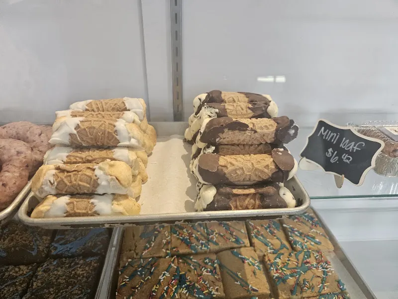 Jennifer Lee's Gourmet Bakery gluten-free menu and interior, photo 2 of 8