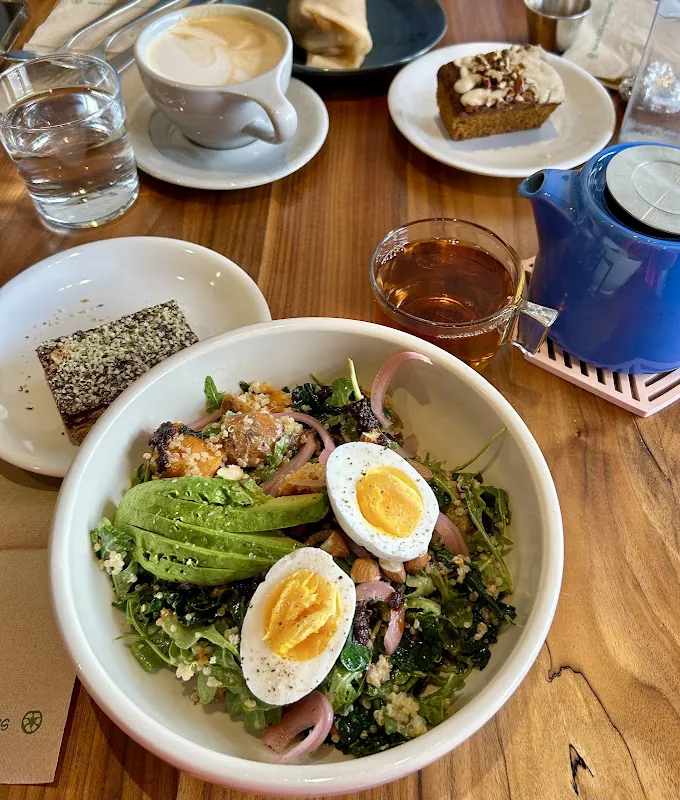 Leven Bakery & Cafe