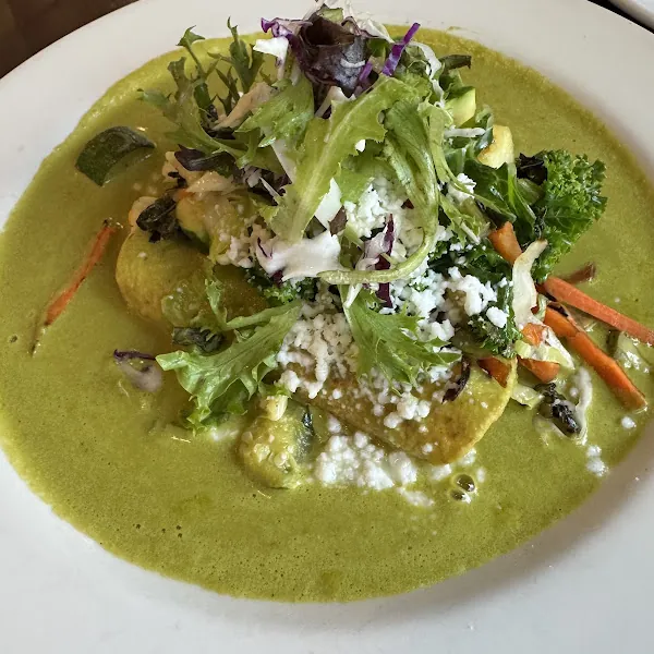 Verde Cocina en la Perla gluten-free menu and interior, photo 6 of 8