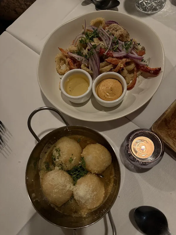 Senza Italian Kitchen gluten-free menu and interior, photo 7 of 8